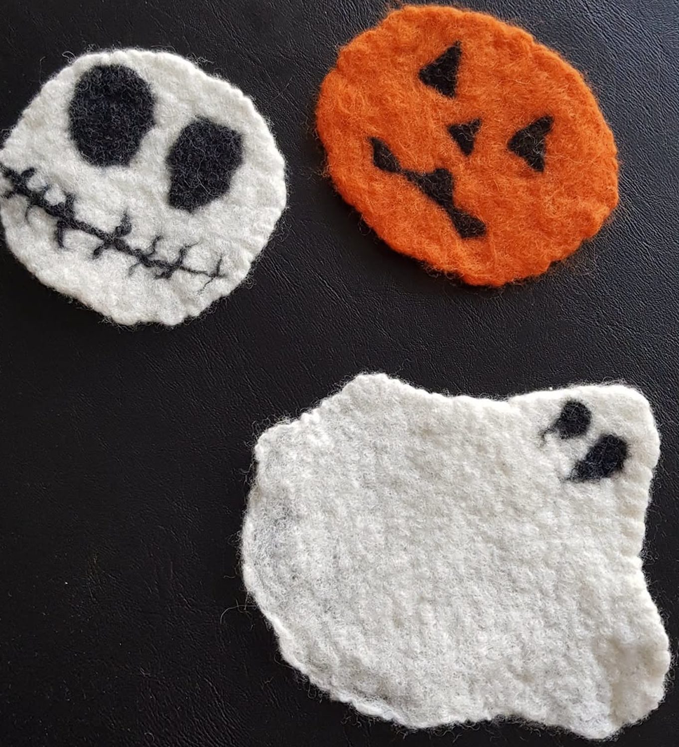 Children Halloween craft class. Costers felting workshop at Wool & Silk Art Studio